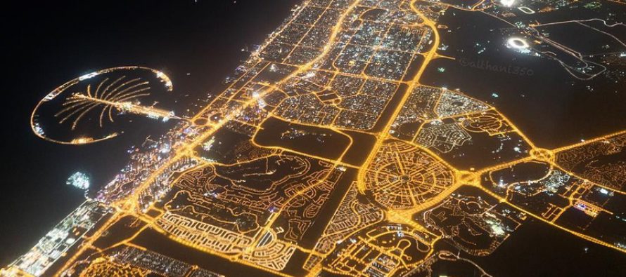 Dubai yöllä kymmenestä kilometristä kaunis näky +KUVA!