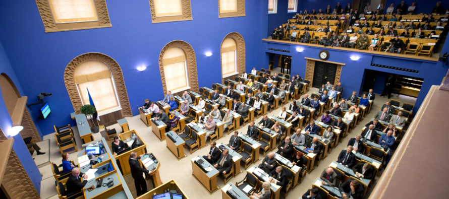 MIHIN JA KUINKA PALJON RAHAA SUUNNITELLAAN: Viron parlamentti vahvisti vuoden 2017 talousarvion